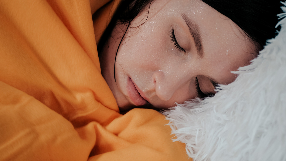 Đổ mồ hôi nhiều là dấu hiệu nhồi máu cơ tim