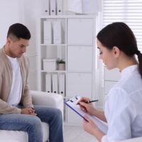 Chữa bệnh giang mai ở nam giới - Muốn hiệu quả cần điều trị đúng