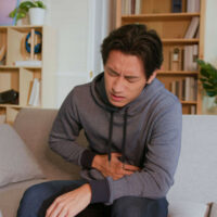 Đau bụng dưới rốn ở nam là bệnh gì? Cẩn trọng 18 bệnh lý tiềm ẩn