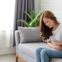 Đau bụng thường xuyên: Yếu tố thời điểm tiết lộ nguyên nhân