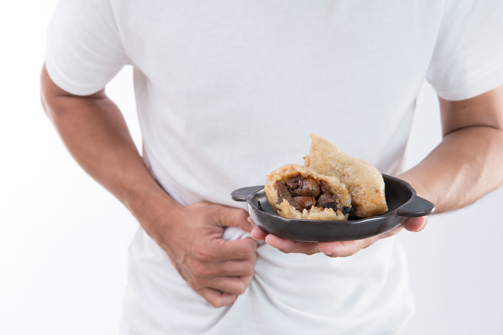 Ngộ độc thực phẩm là nguyên nhân gây đau bụng xung quanh rốn