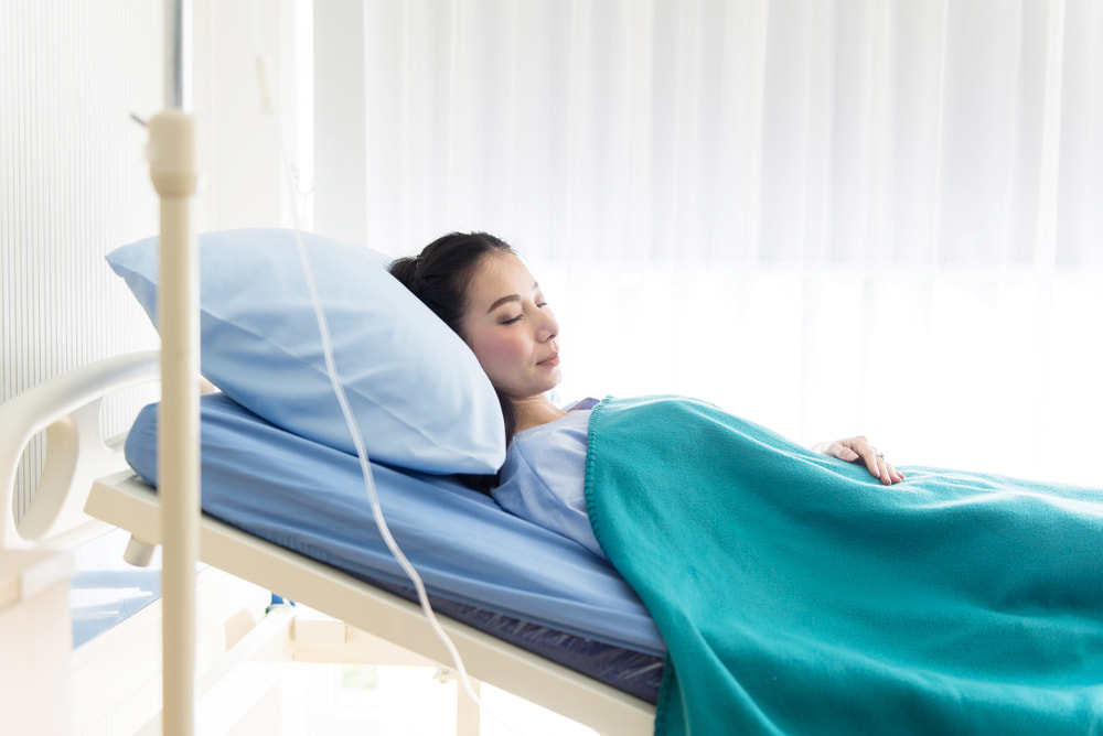 Bệnh nhân sốt xuất huyết bị rong kinh có sao không?