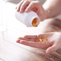 Bà bầu uống dầu cá omega-3 được không? 7 lợi ích cho mẹ và bé