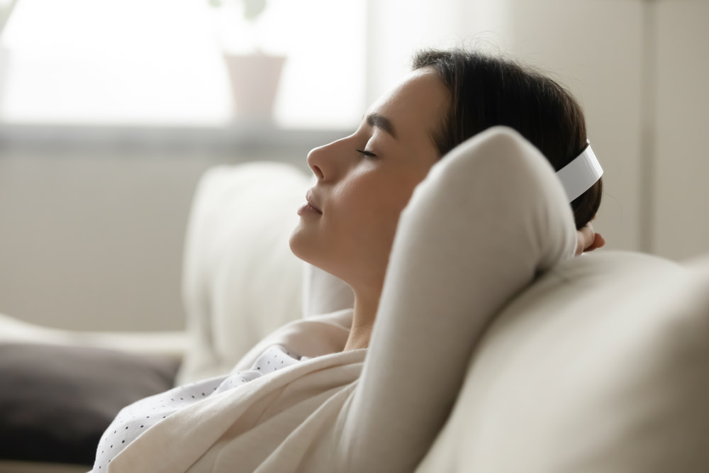 Giải tỏa căng thẳng giúp ngăn ngừa tình trạng trật cổ khi ngủ