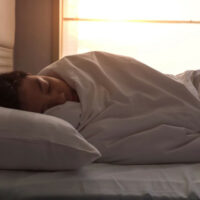 Lạnh sống lưng khi ngủ: 13 nguyên nhân và cách khắc phục hiệu quả