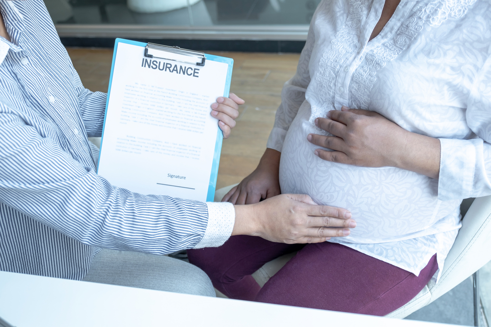 Quyền lợi bảo hiểm thai sản khi sinh con ở nước ngoài