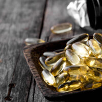 Uống dầu cá có tác dụng phụ gì không? 11 tác dụng phụ của dầu cá